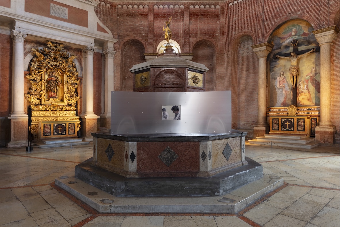 Michaël Borremans, installation view at Battistero, installation design by Tommaso Meena, Cremona Contemporanea | Art Week 2025, ph. Rossetti/Chico